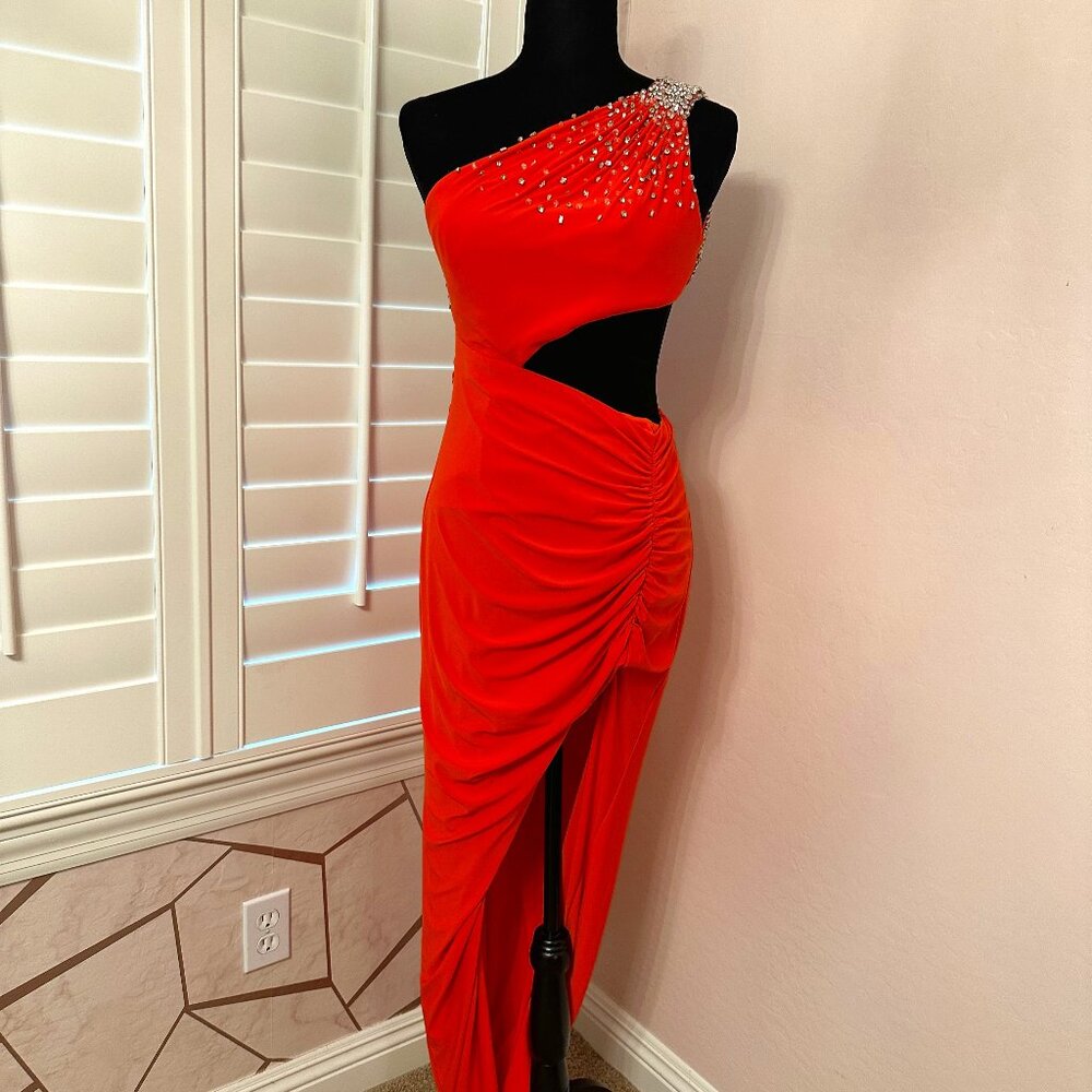 NWT Mac Duggal Formal Gown with Embellishments - Size 2